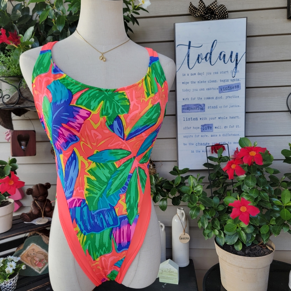 O P ♡ Gorgeous Vintage Coral Multi Colors of Palms Twist Hi-Cut Swimsuit 9/10